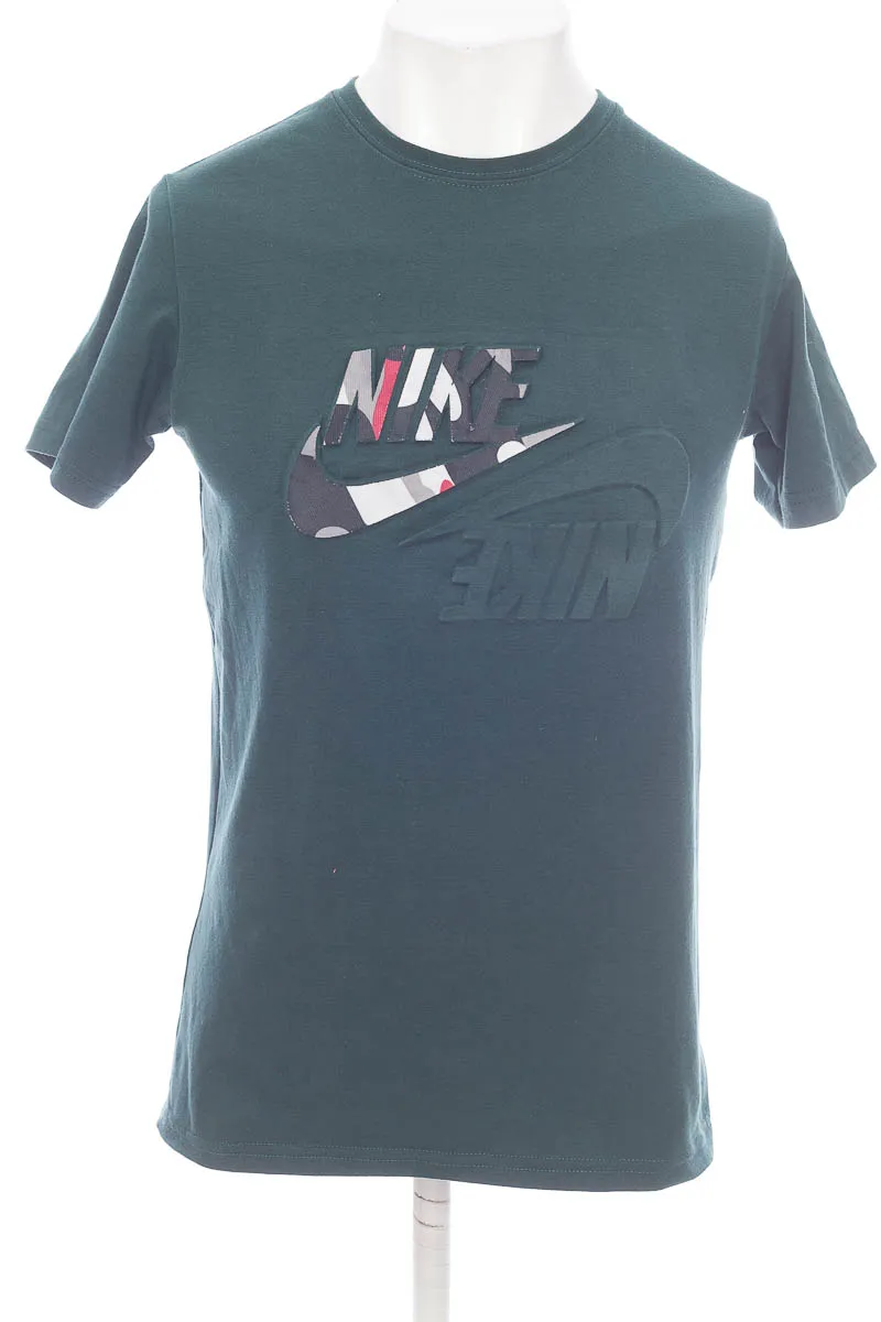 CAMISETA COLOR VERDE  CLOSEANDO