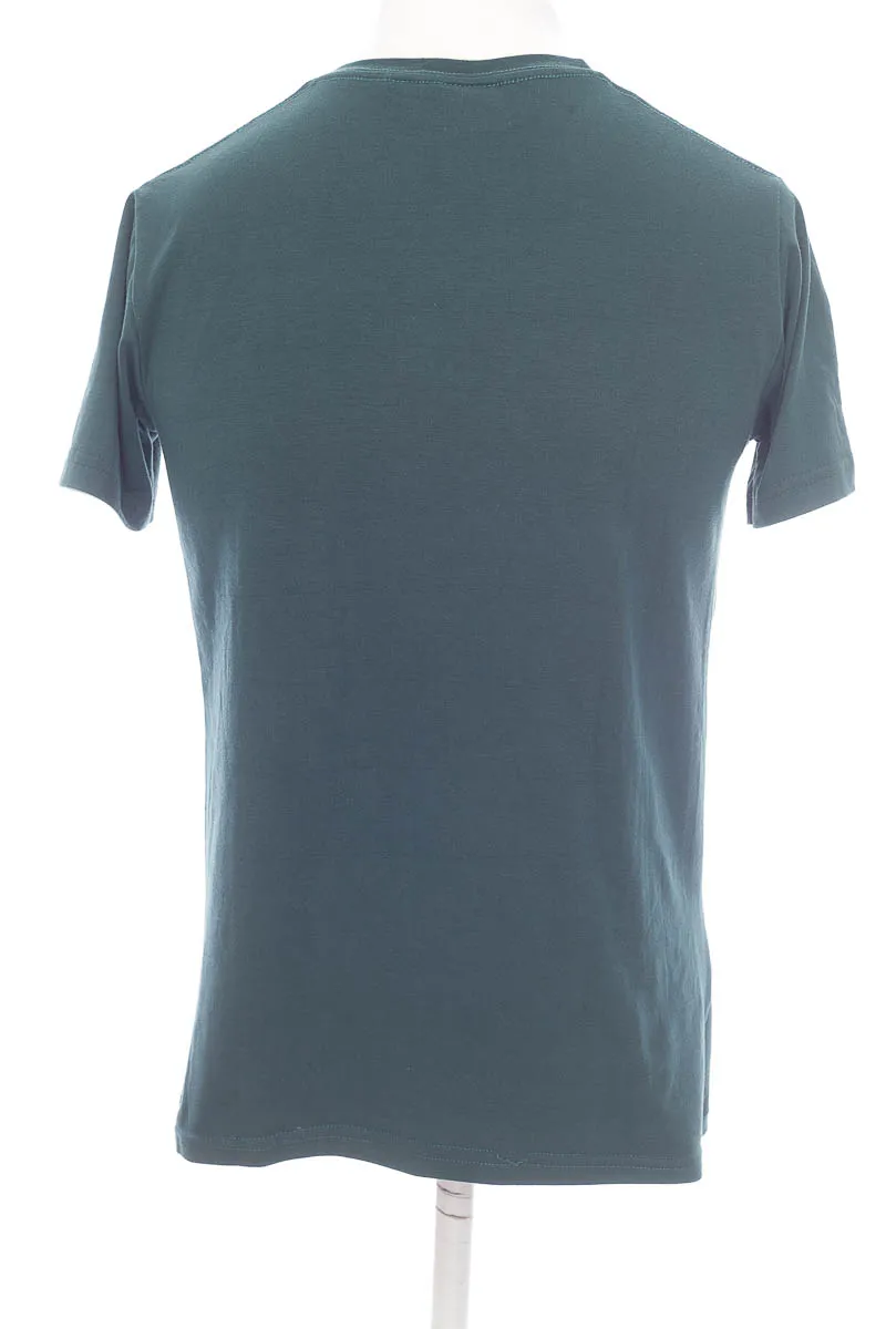 CAMISETA COLOR VERDE  CLOSEANDO