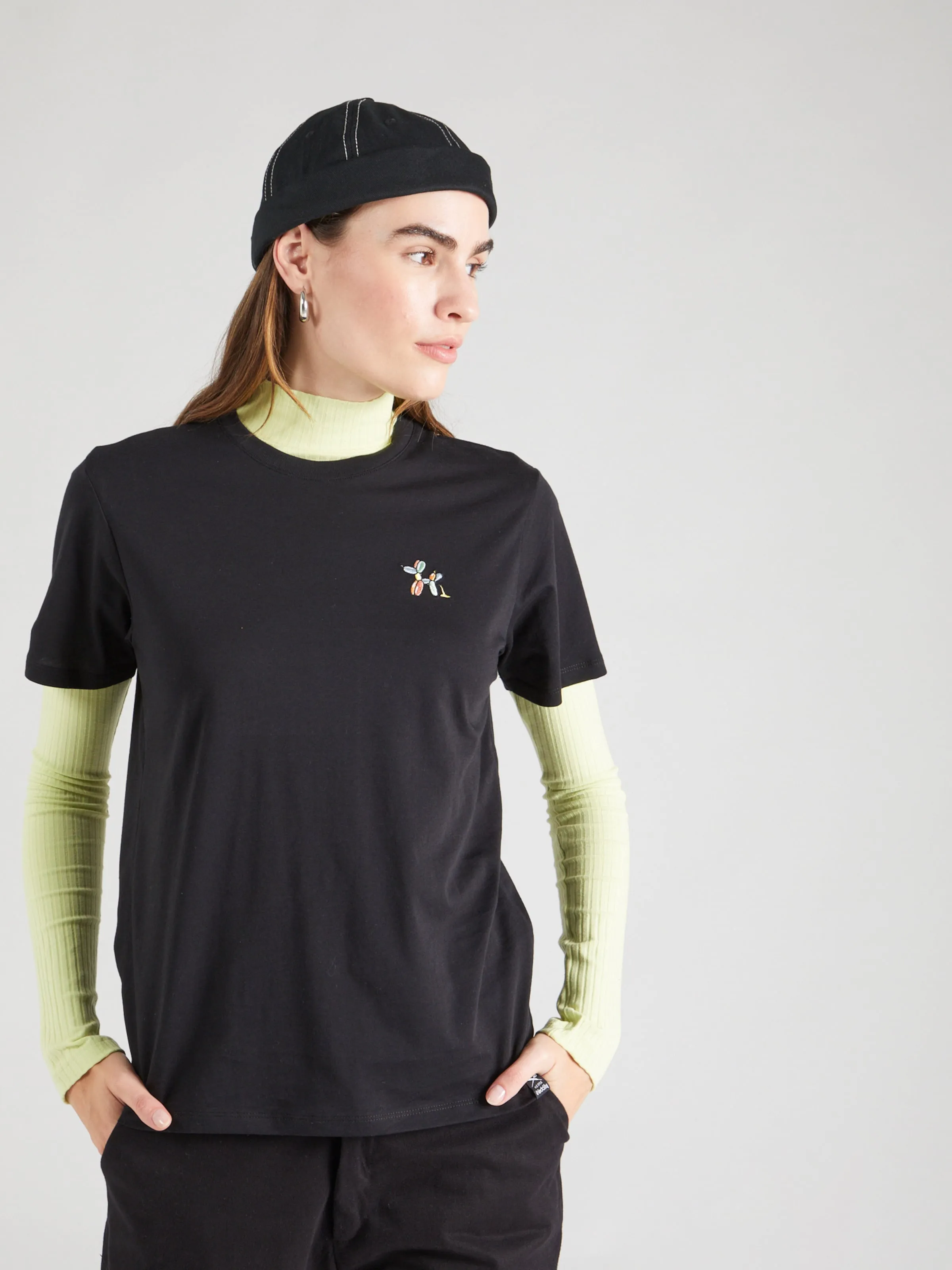 Camiseta 'Puffy Dog' Iriedaily en Negro