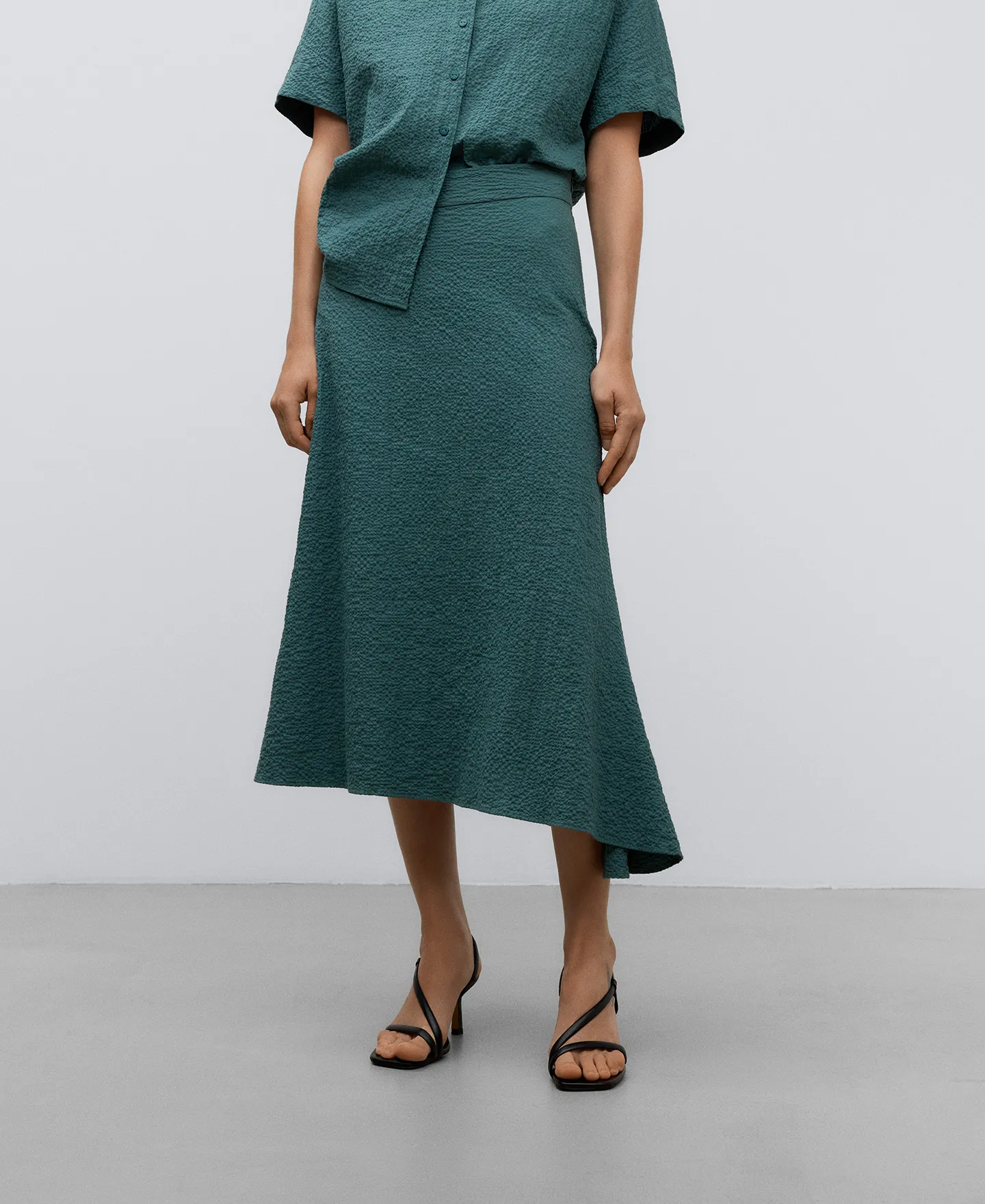 Falda asimétrica en algodón verde mujer