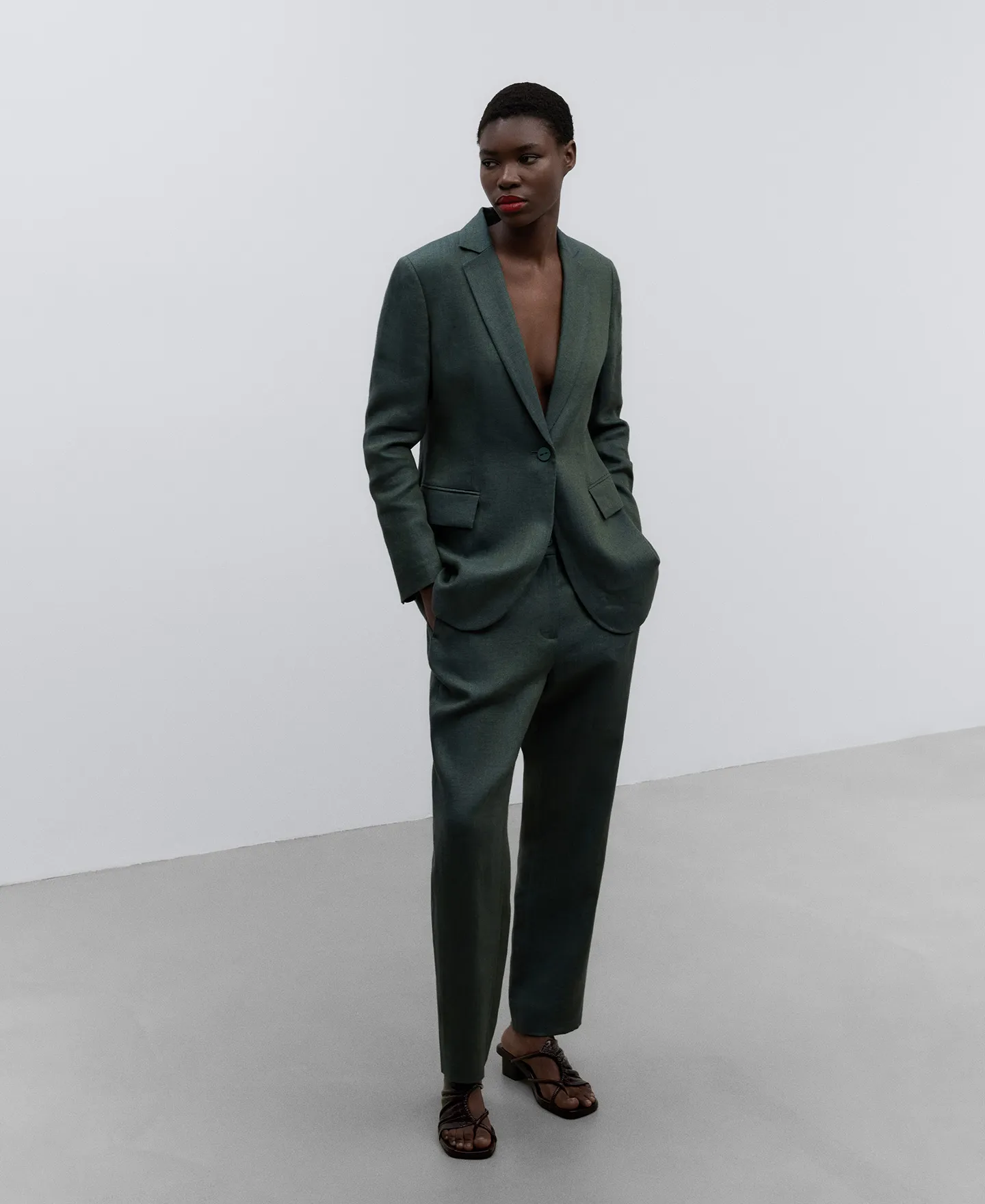 Pantalón en lino europeo verde mujer