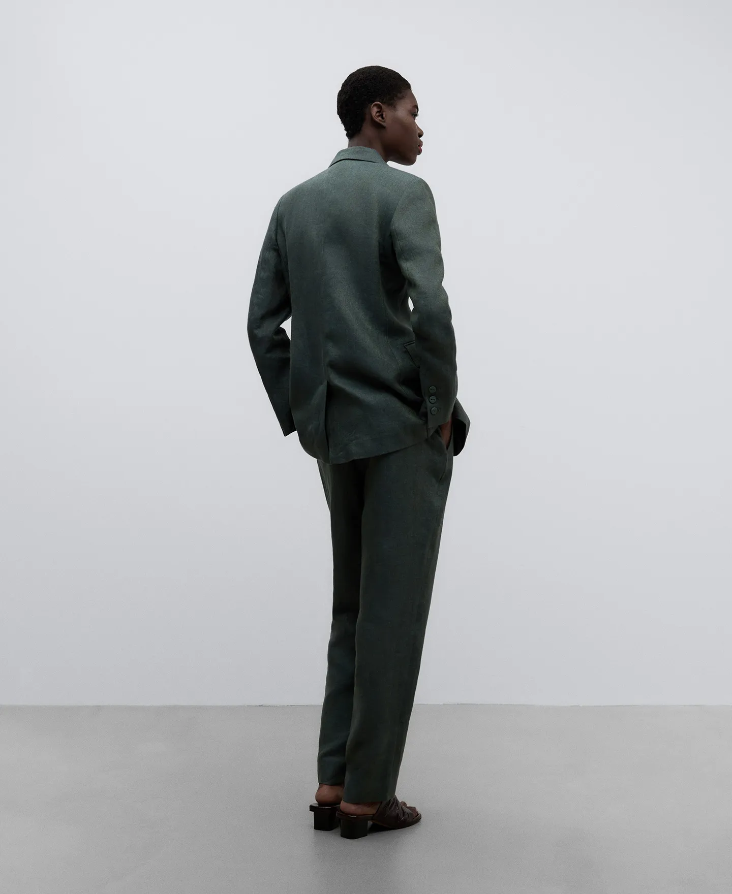 Pantalón en lino europeo verde mujer
