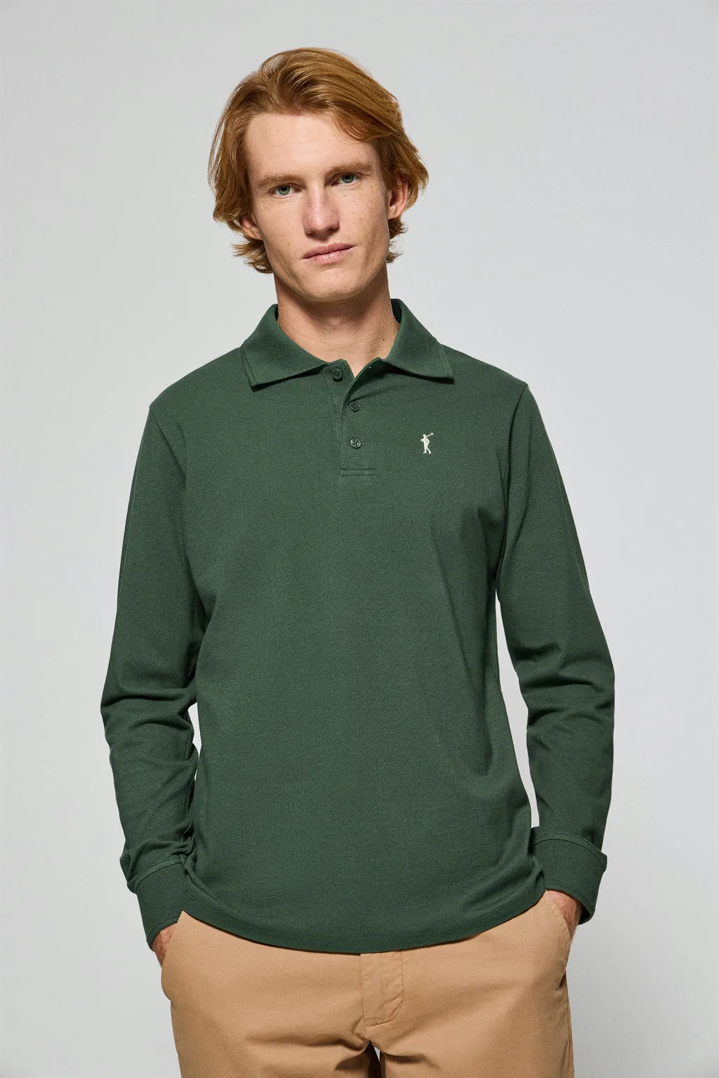 Polo de manga larga de tres botones en verde con logo Rigby Go