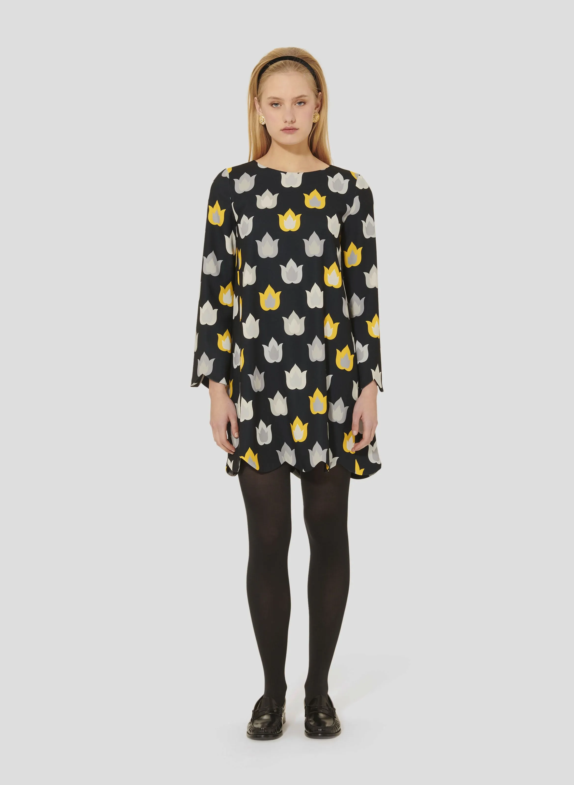 TARA JARMON RUODA  ROBE COURTE COL ROND IMPRIMéE EN GRIS