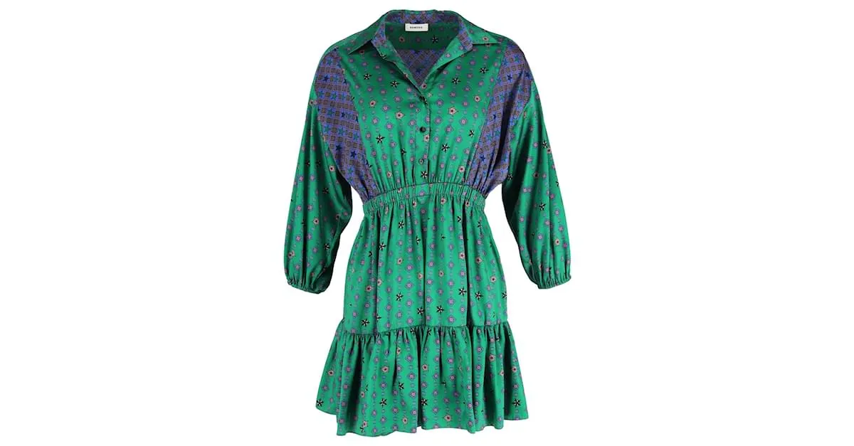Vestido camisa mini de cintura fruncida en satén verde impreso de Sandro Paris con bloques de color 